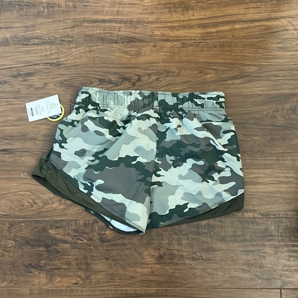 NWT Athletic Works Camouflage Shorts, sz 8-10/Medium. - Picture 7 of 7